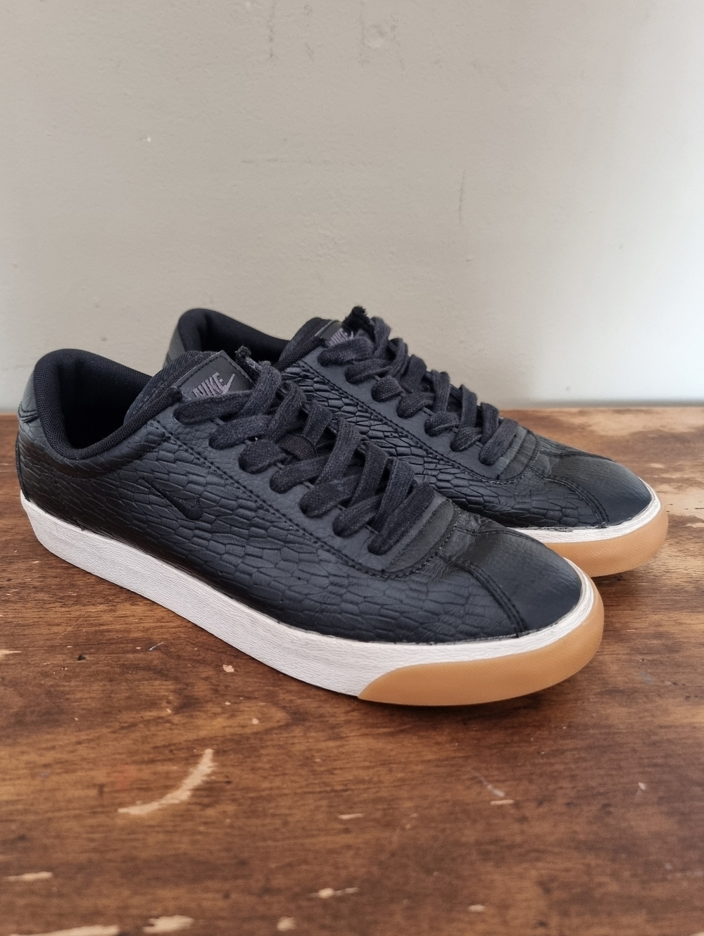 Nike Match Classic Premium Black Low-Profile Womens Sneakers Size 8  896502-002
